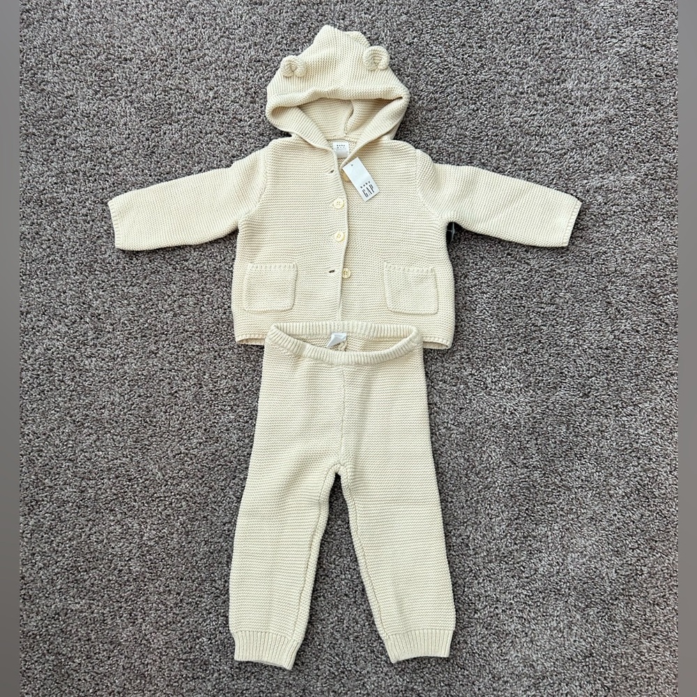 Cream NWT Baby Gap 12-18 months knit 2 piece set